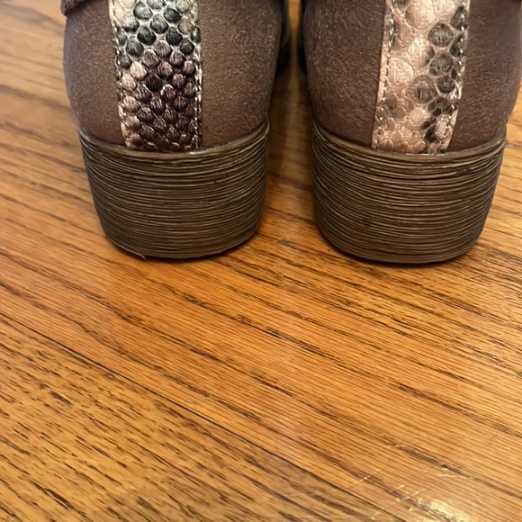 Sugar Ankle Boots in Taupe with Animal Skin Print Straps Size 7.5 - Picture 8 of 9